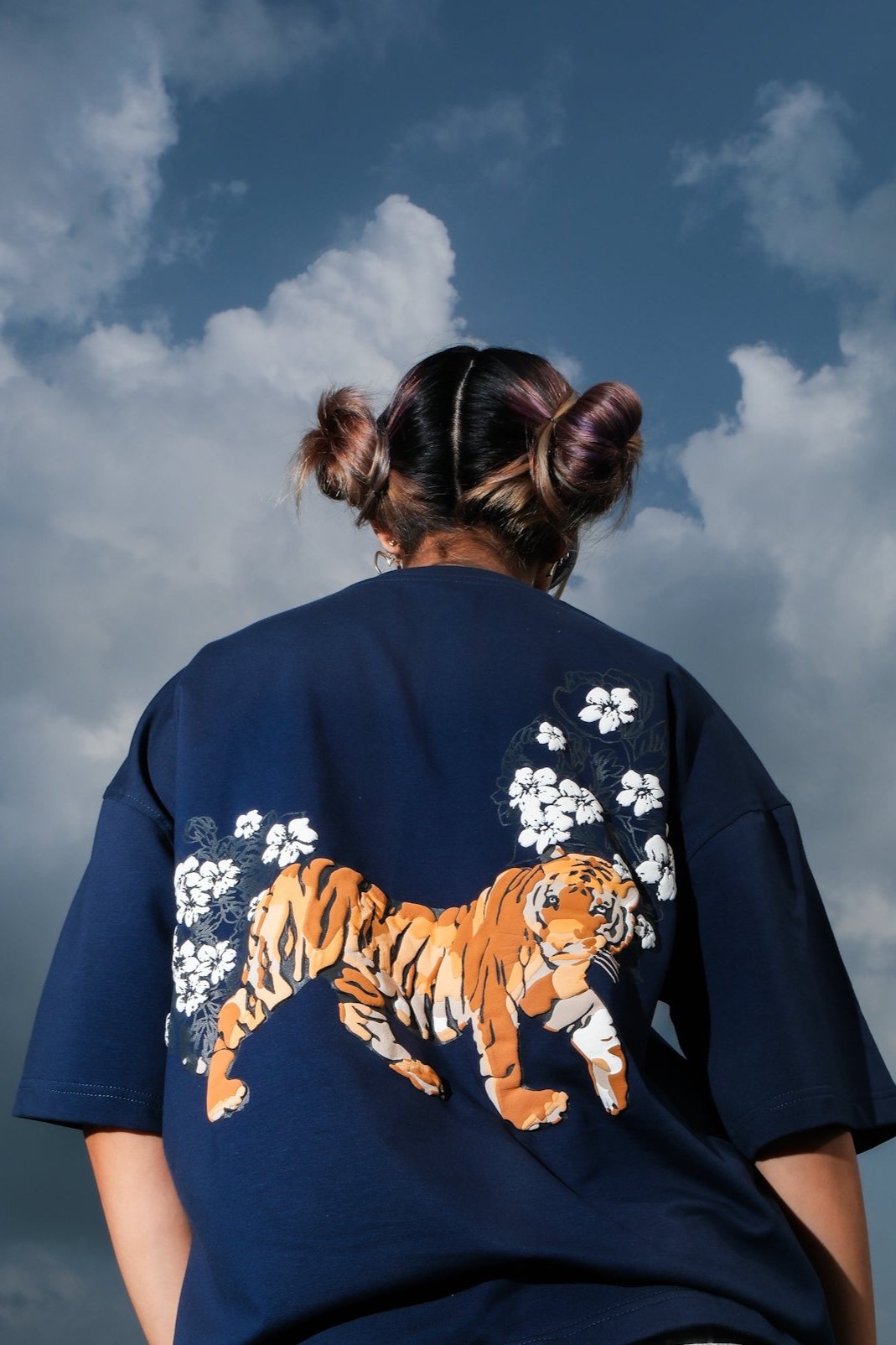TIGER EMBROIDERY CROPPED TEE
