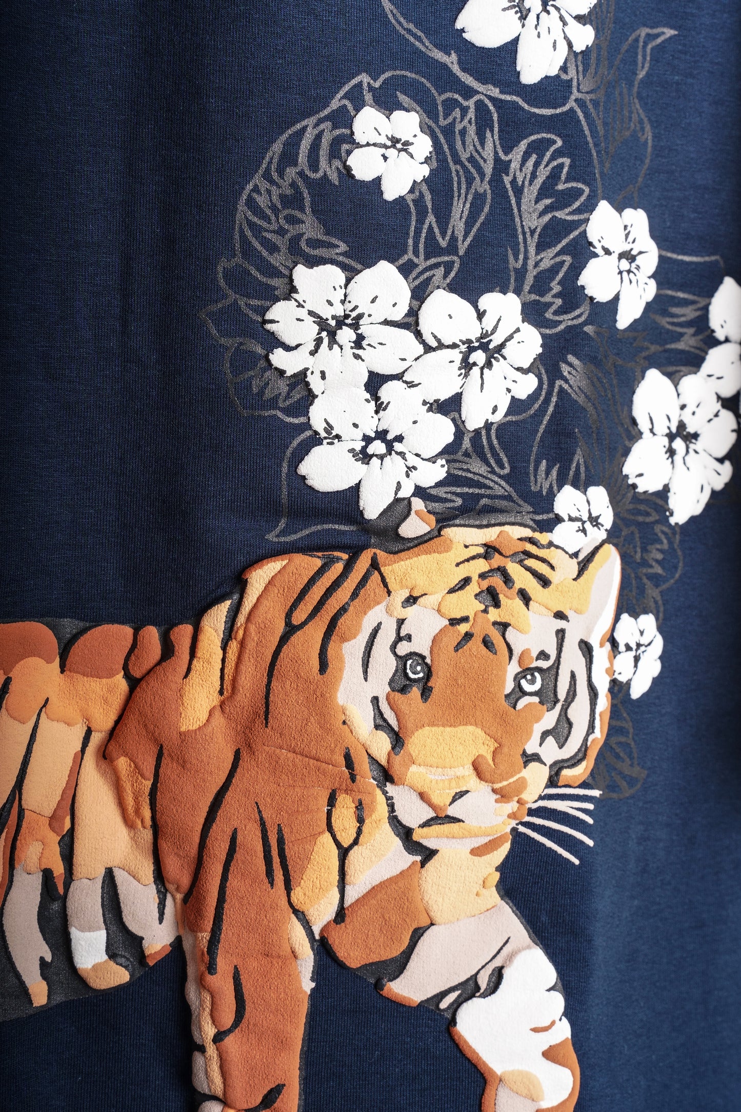 TIGER EMBROIDERY CROPPED TEE