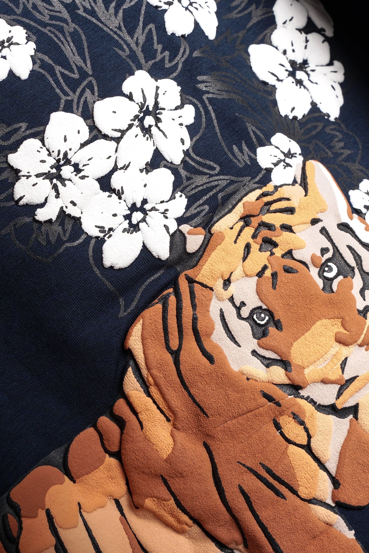 TIGER EMBROIDERY CROPPED TEE